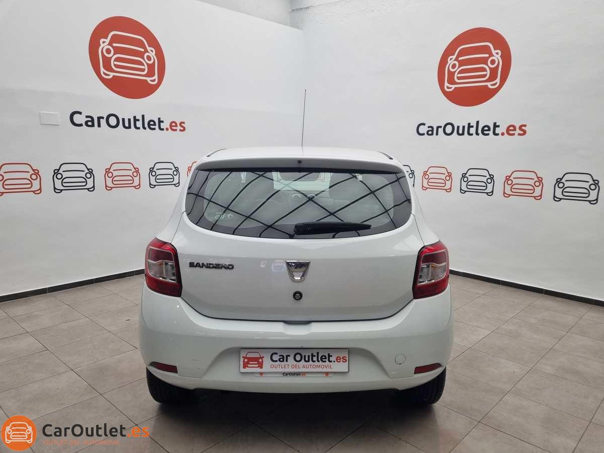 8 - Dacia Sandero 2016 - AUTO