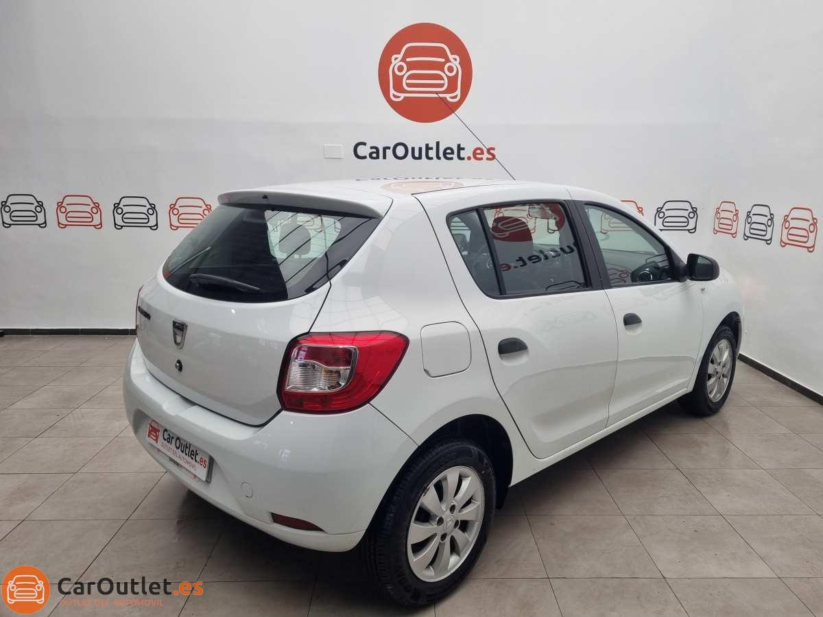 9 - Dacia Sandero 2016 - AUTO