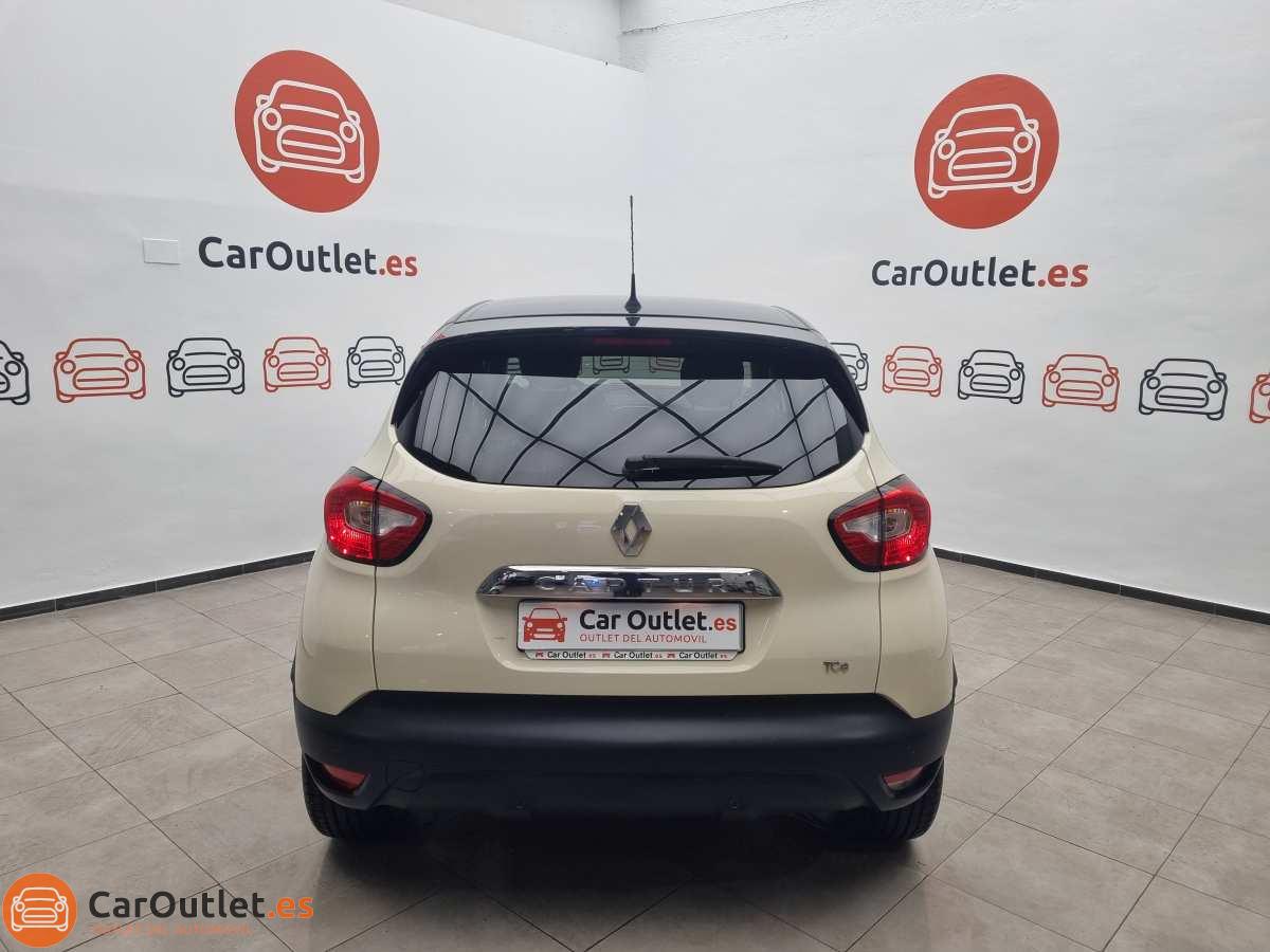 9 - Renault Captur 2015 - AUTO