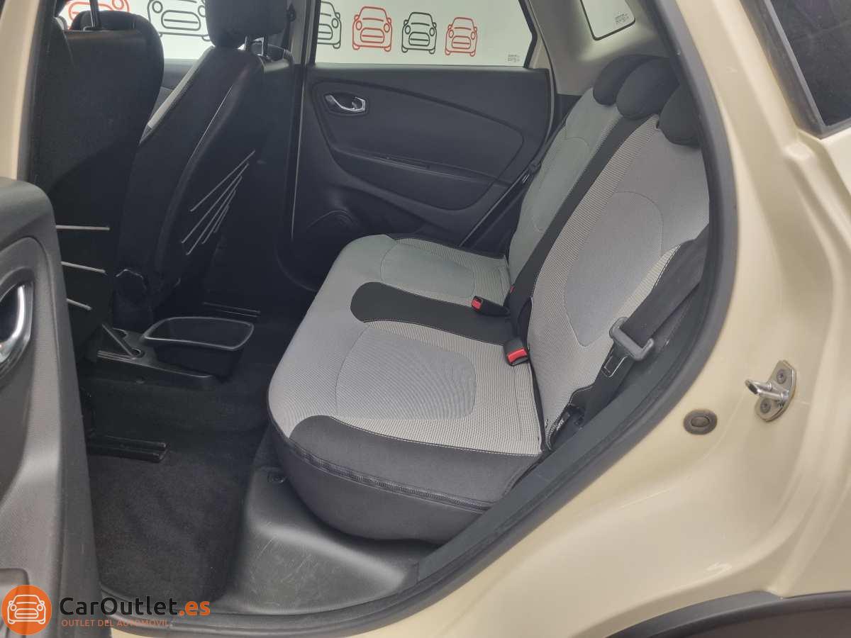 12 - Renault Captur 2015 - AUTO