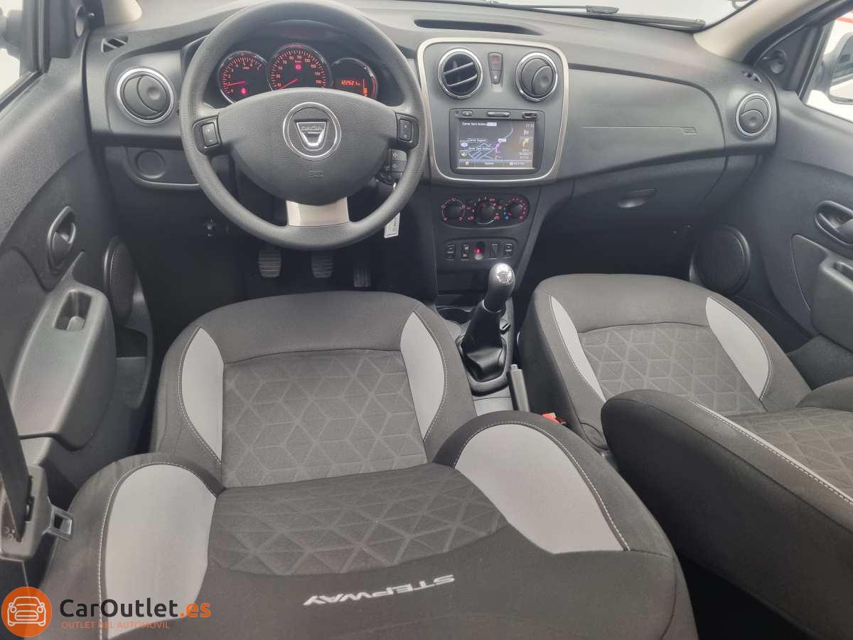 17 - Dacia Sandero 2015
