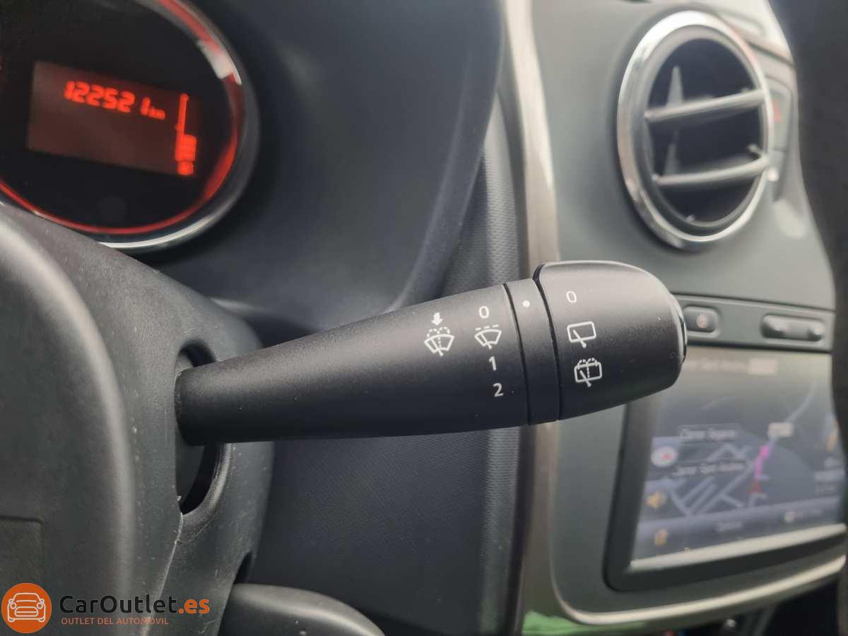 22 - Dacia Sandero 2015