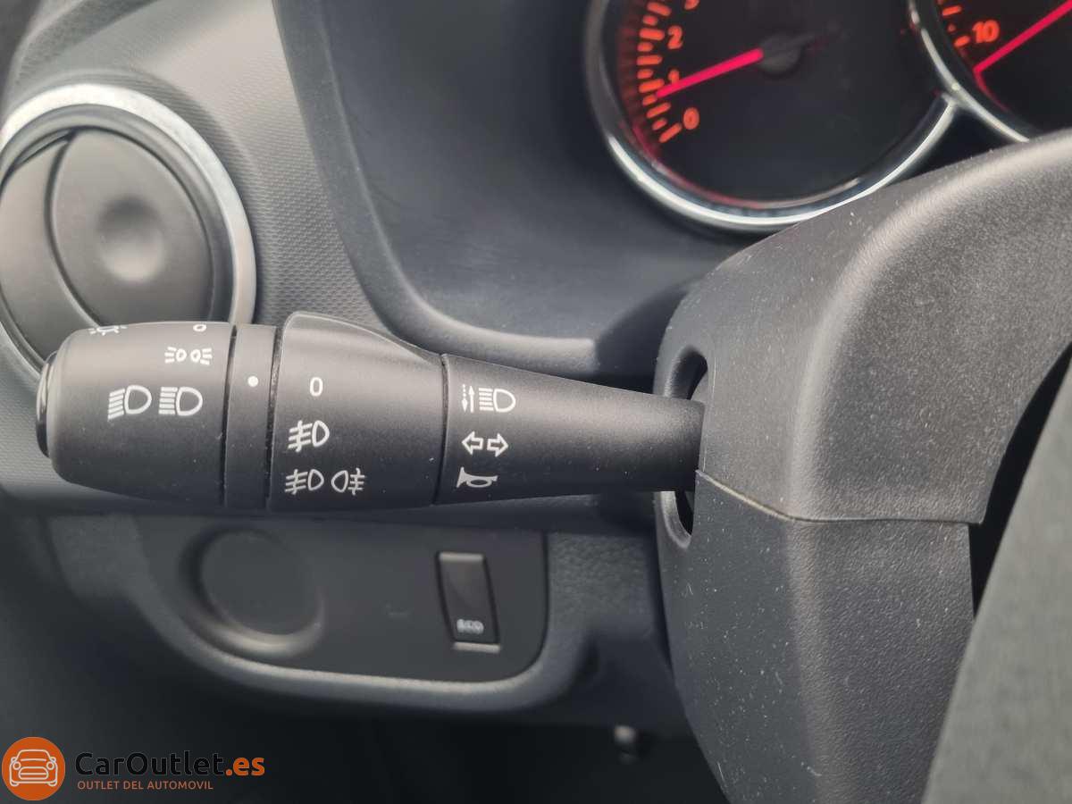 24 - Dacia Sandero 2015