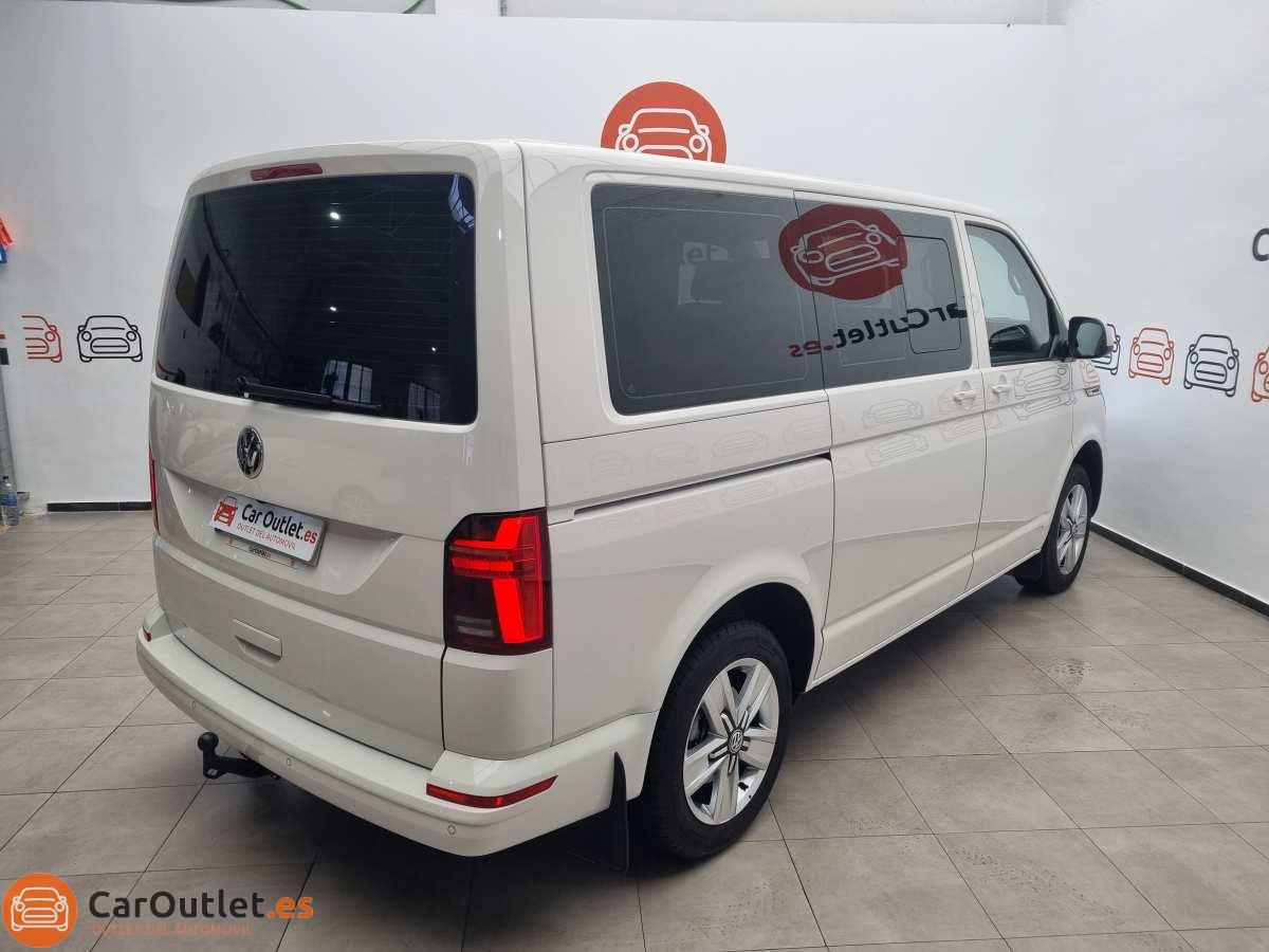 10 - Volkswagen Caravelle 2023 - AUTO