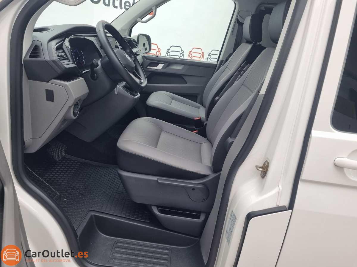 16 - Volkswagen Caravelle 2023 - AUTO