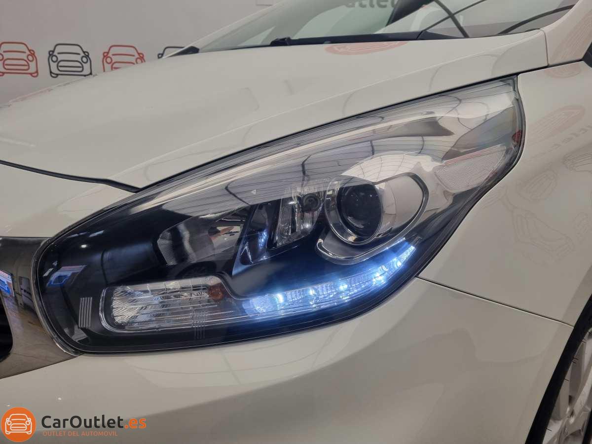 6 - Kia Carens 2018