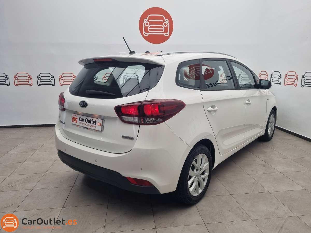 8 - Kia Carens 2018