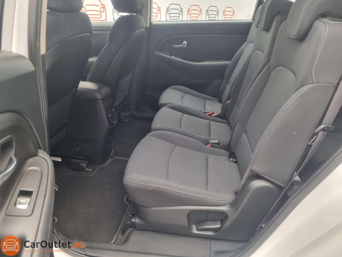 13 - Kia Carens 2018