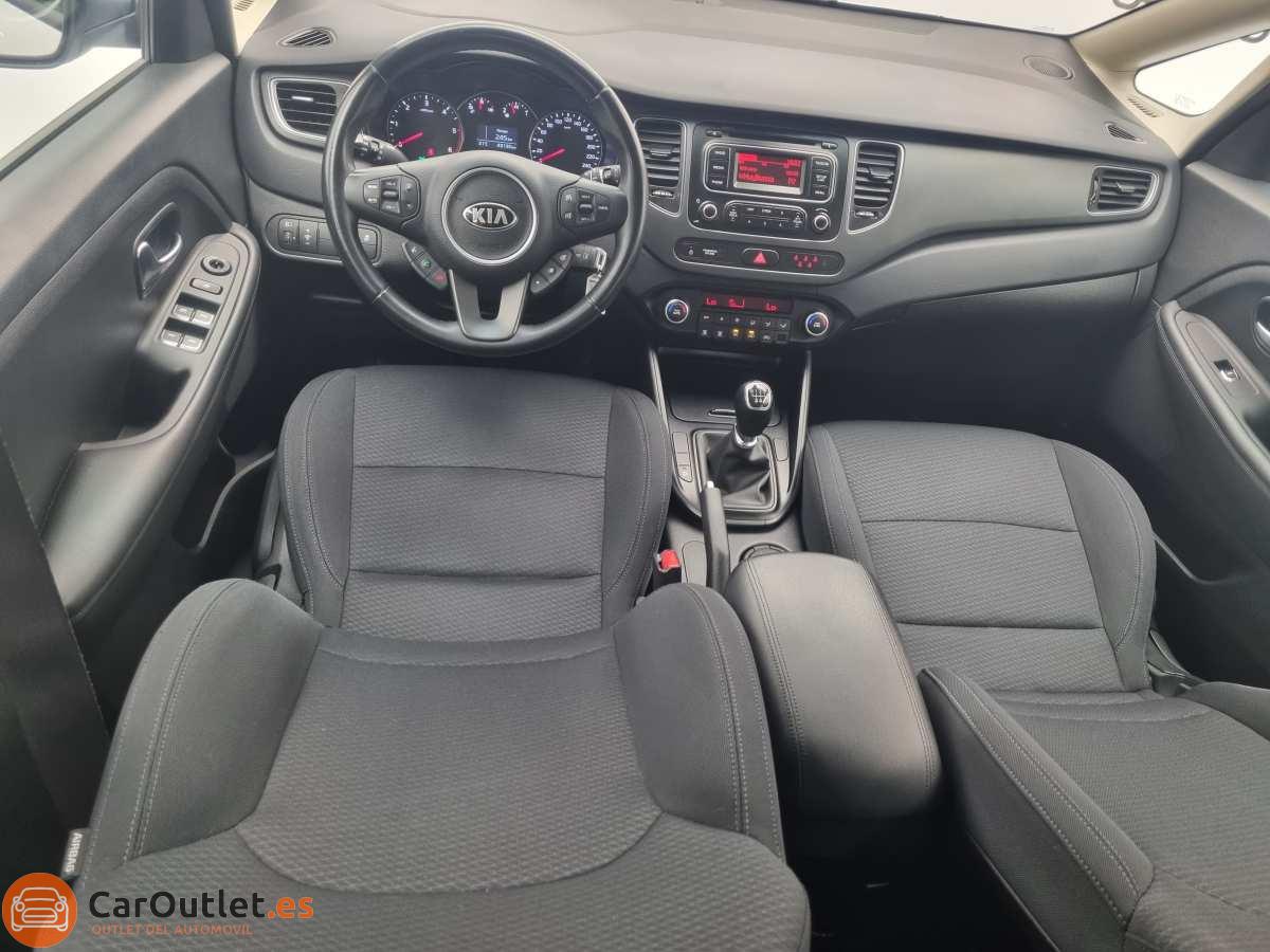 21 - Kia Carens 2018