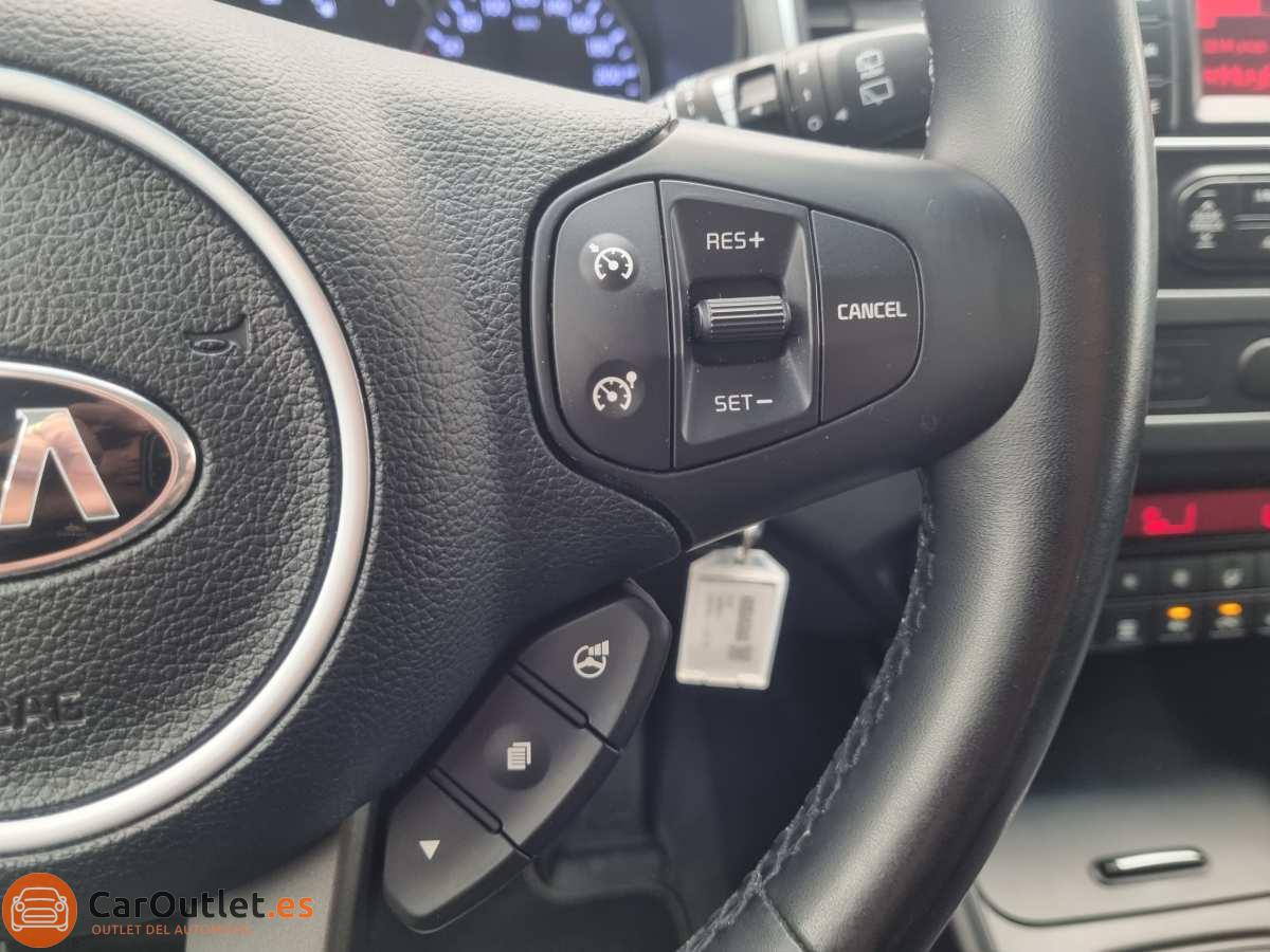 24 - Kia Carens 2018