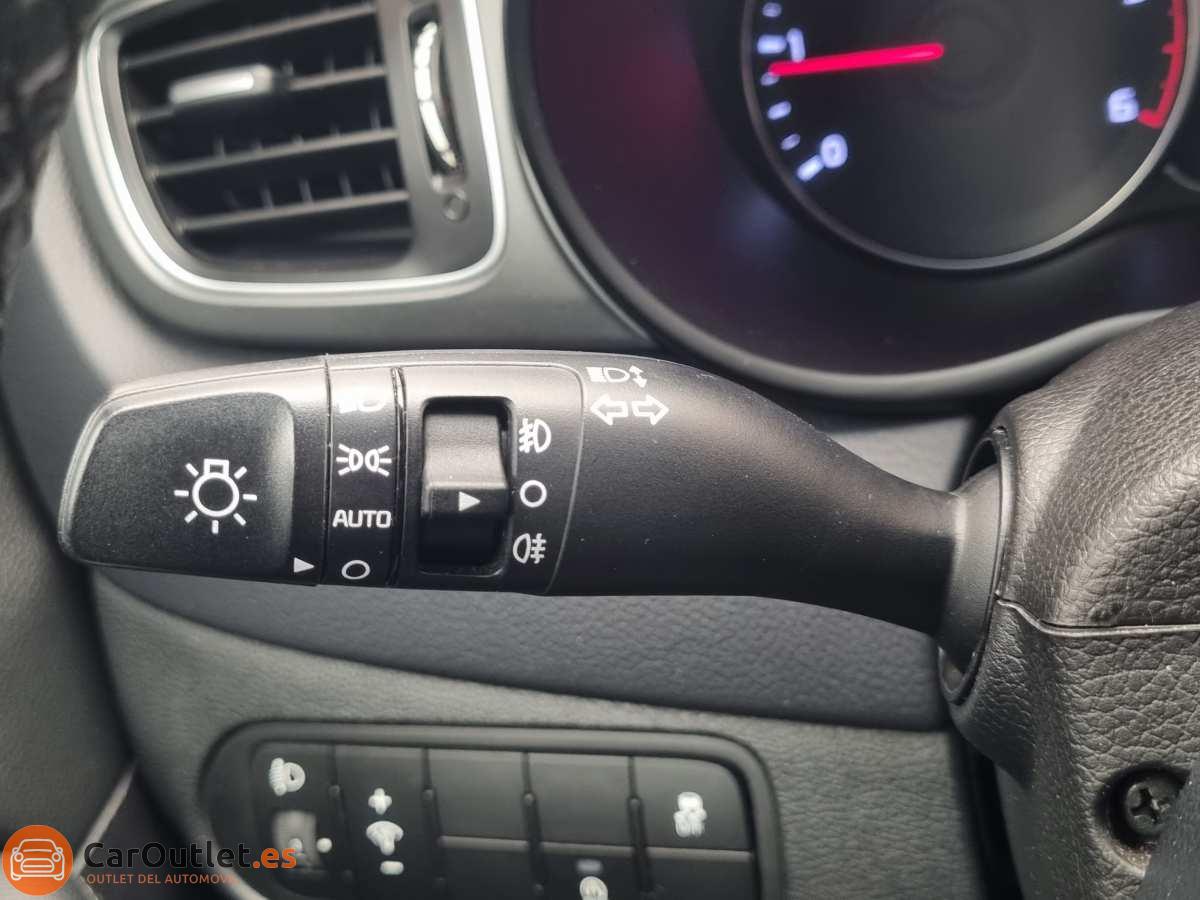 27 - Kia Carens 2018