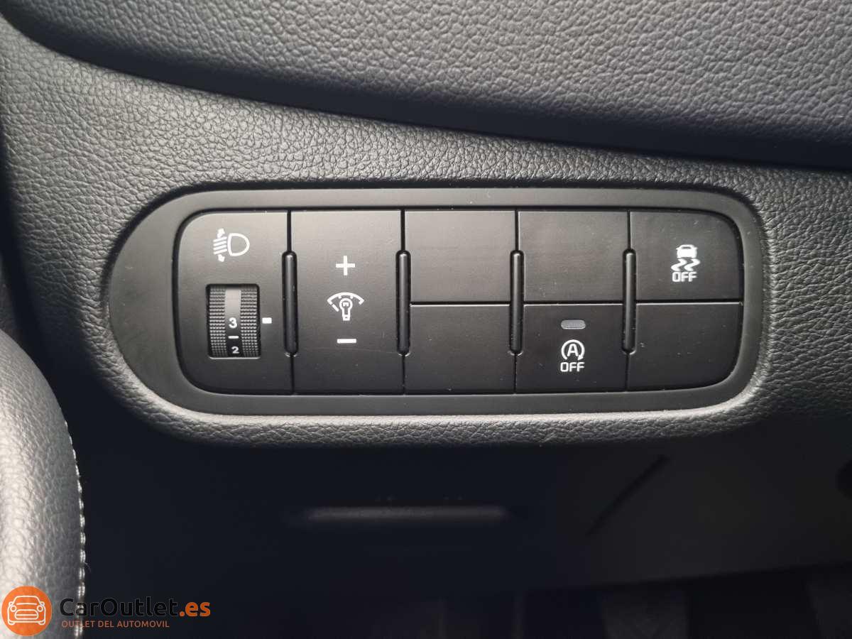 28 - Kia Carens 2018