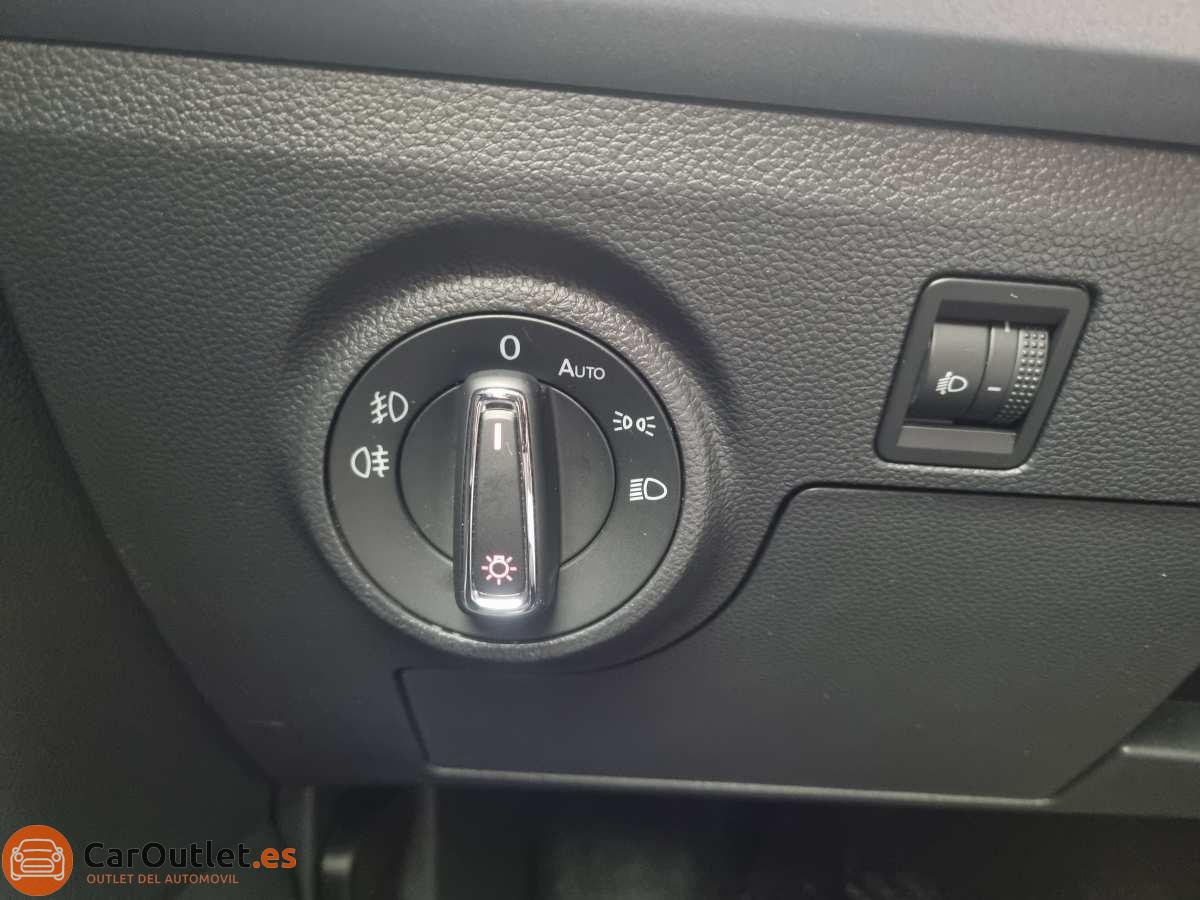 24 - Seat Arona 2019