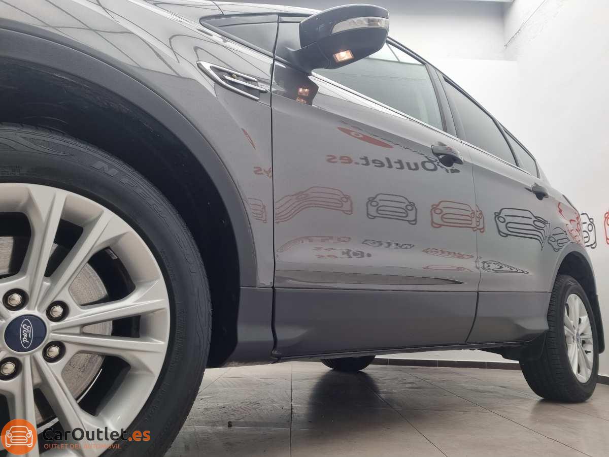 4 - Ford Kuga 2019 - AUTO