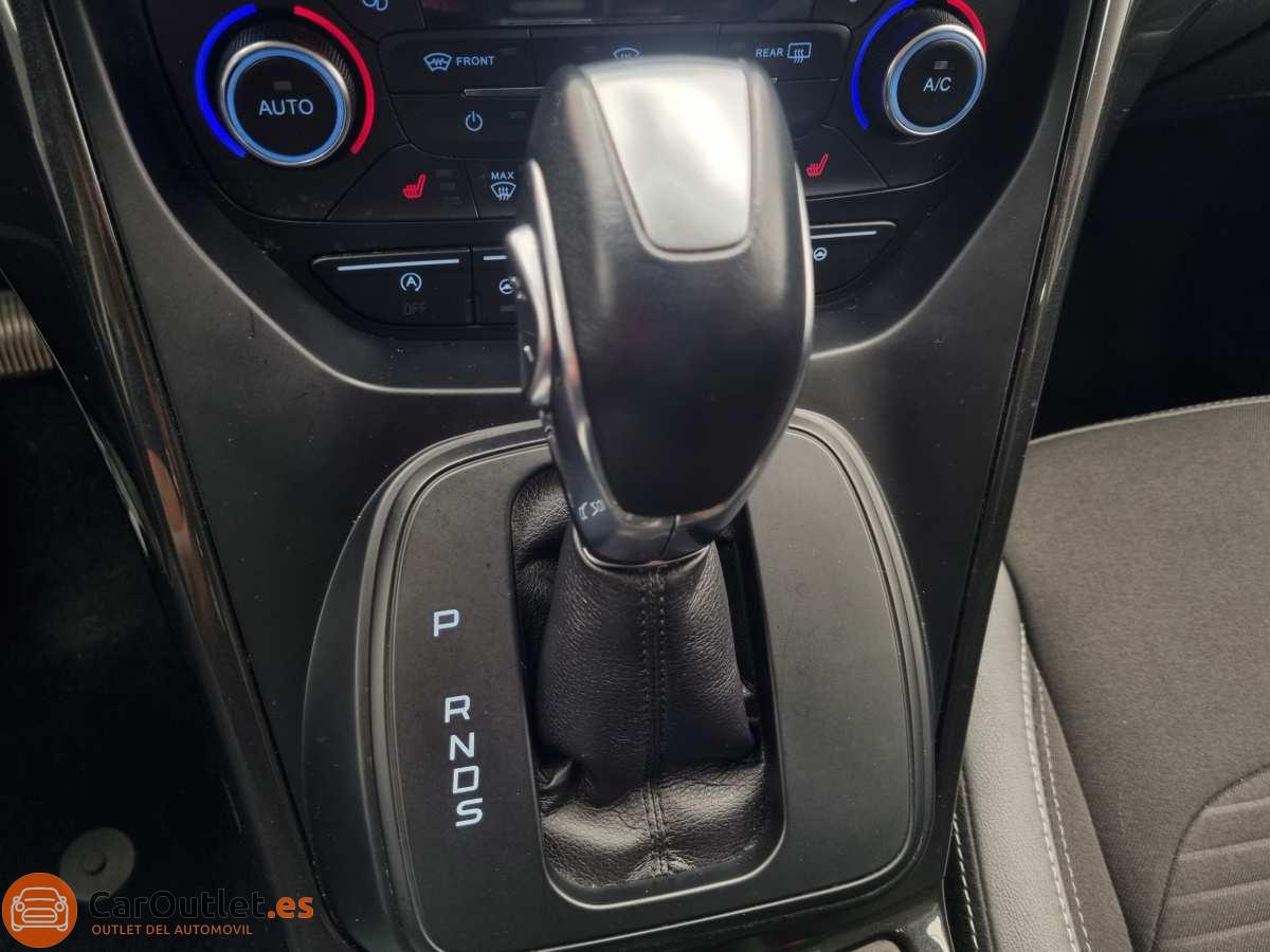 32 - Ford Kuga 2019 - AUTO