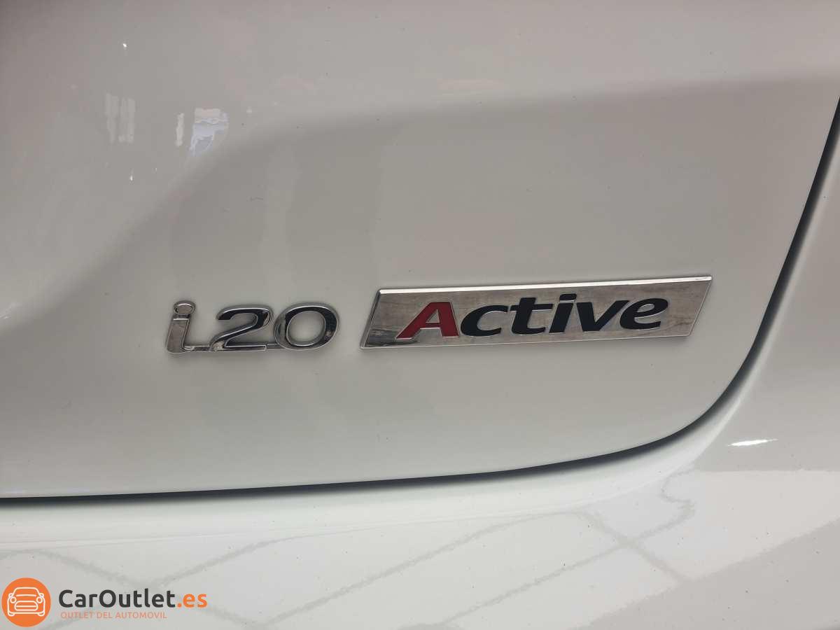 11 - Hyundai i20 ACTIVE 2020 - AUTO