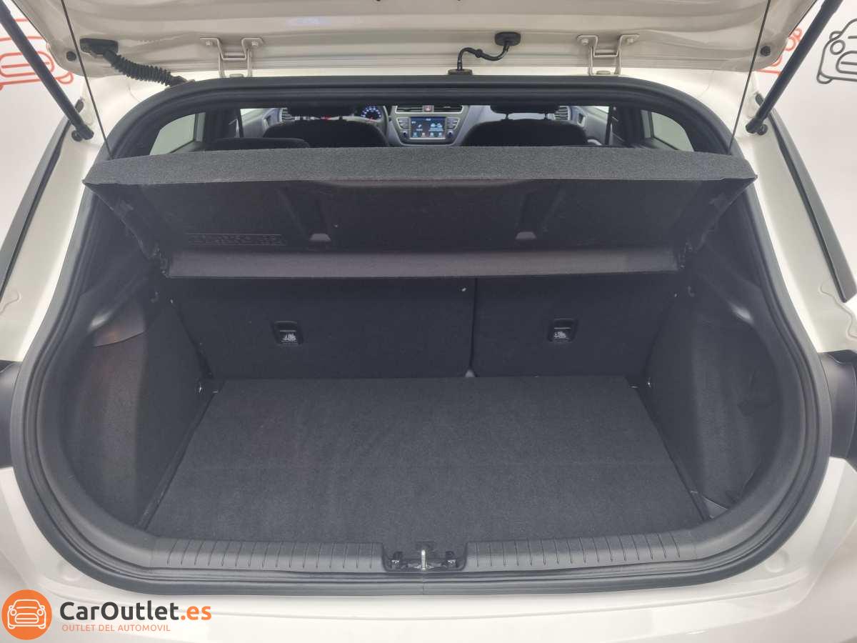 12 - Hyundai i20 ACTIVE 2020 - AUTO