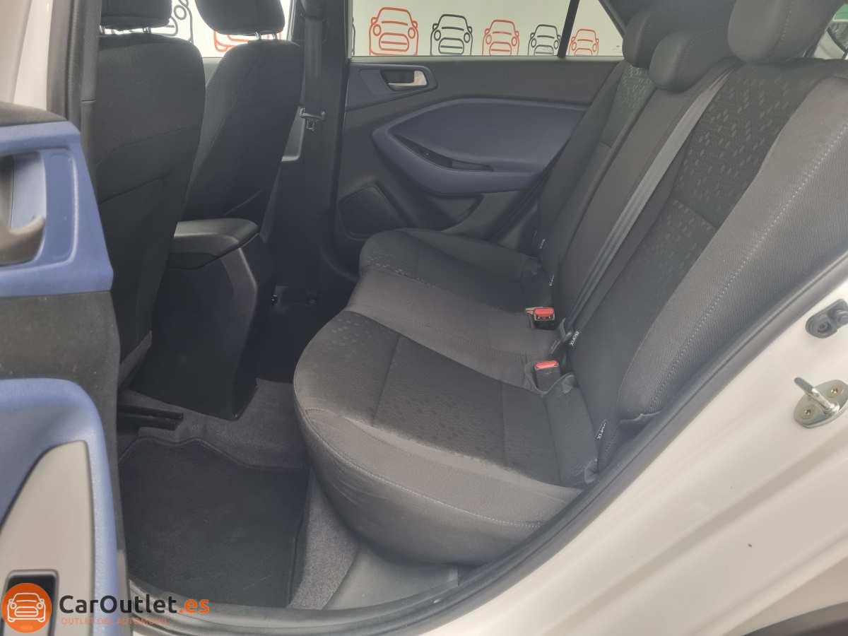13 - Hyundai i20 ACTIVE 2020 - AUTO