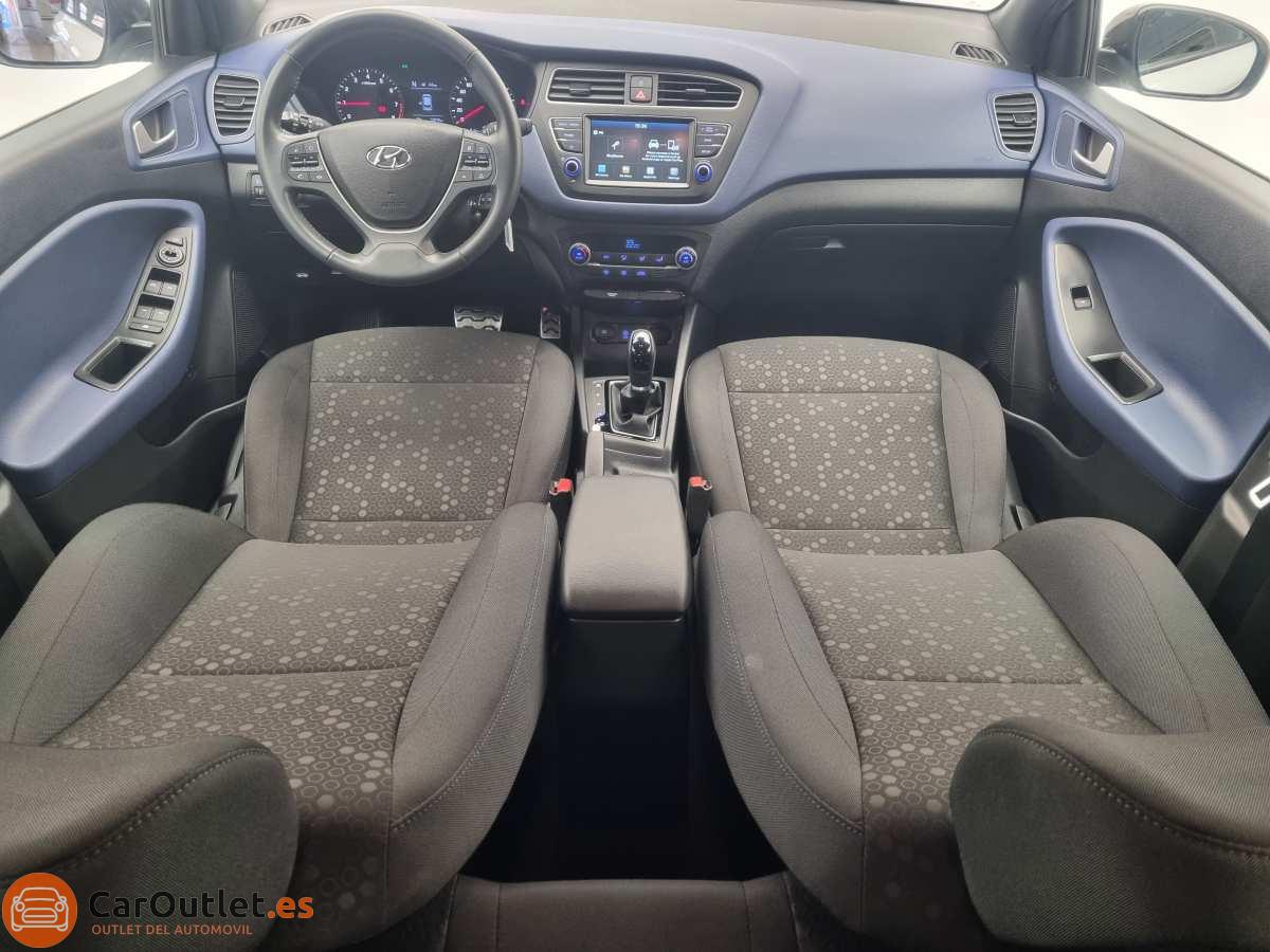 17 - Hyundai i20 ACTIVE 2020 - AUTO