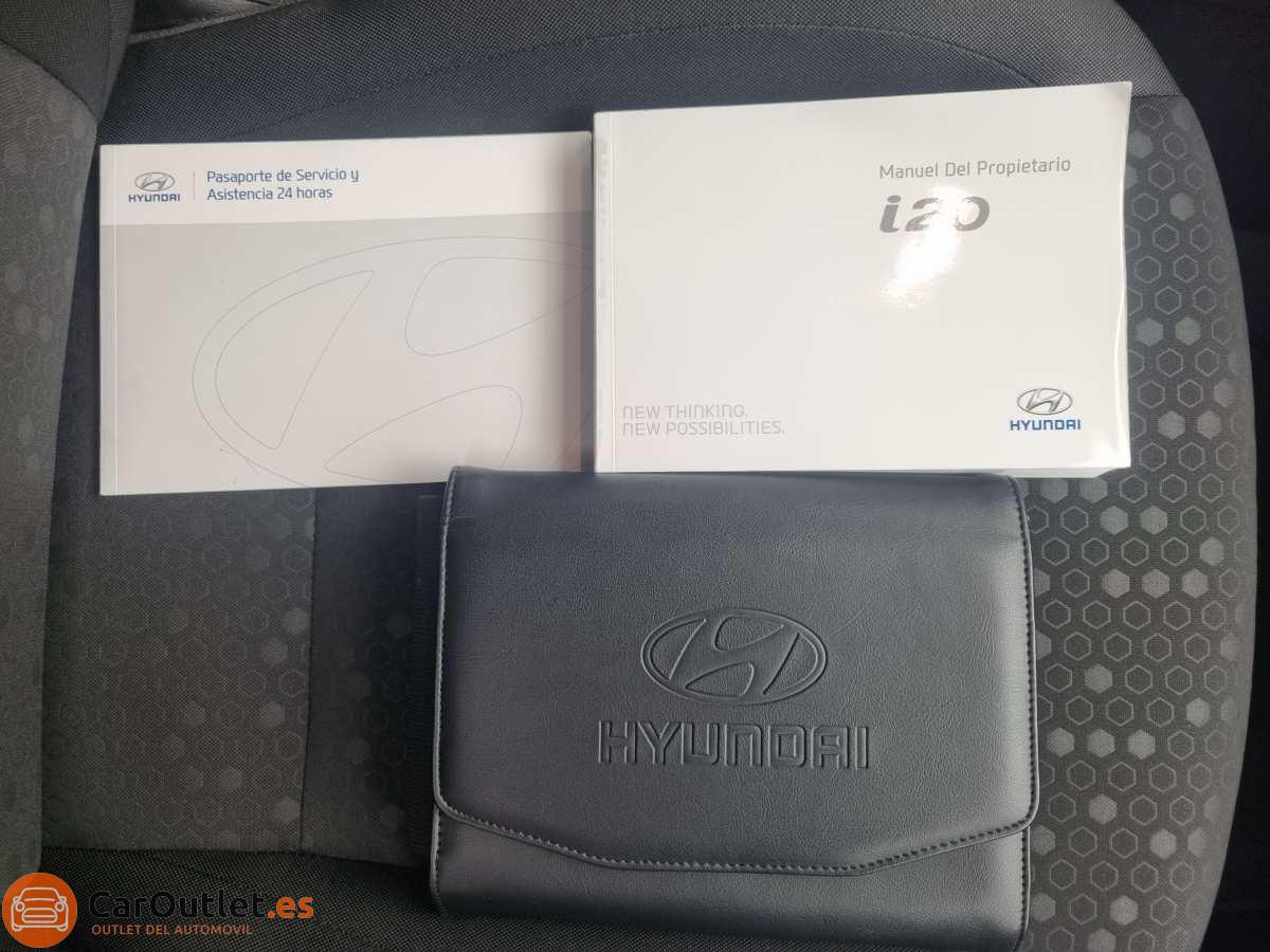 33 - Hyundai i20 ACTIVE 2020 - AUTO