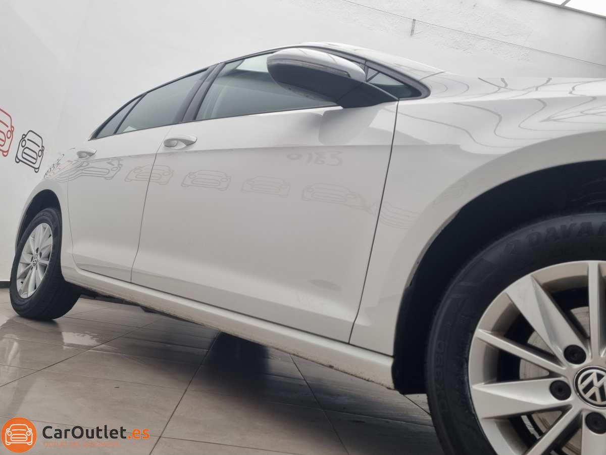 3 - Volkswagen Golf 2015