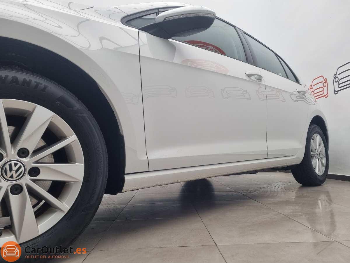 4 - Volkswagen Golf 2015