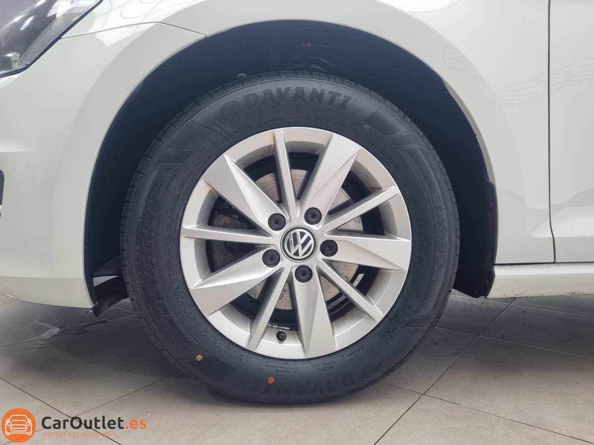 6 - Volkswagen Golf 2015