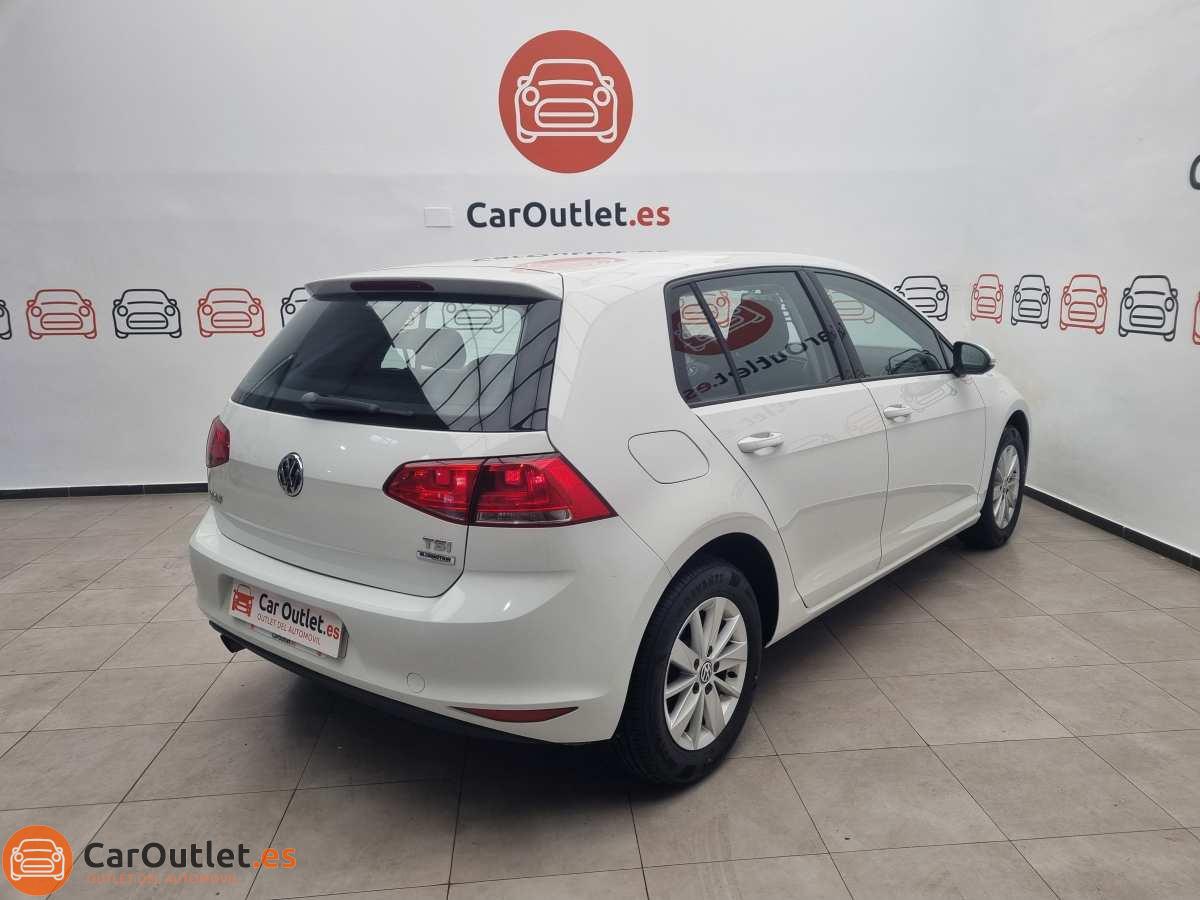 7 - Volkswagen Golf 2015