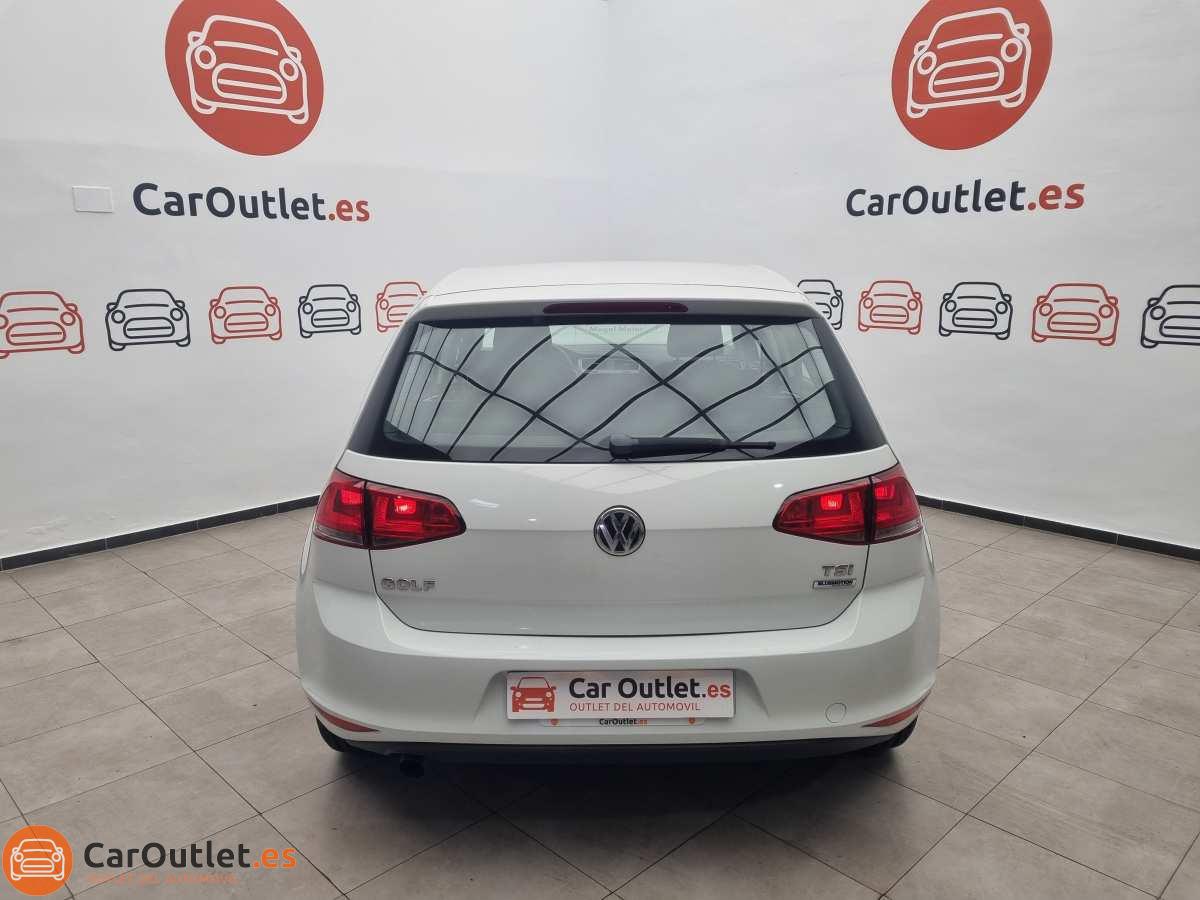 8 - Volkswagen Golf 2015