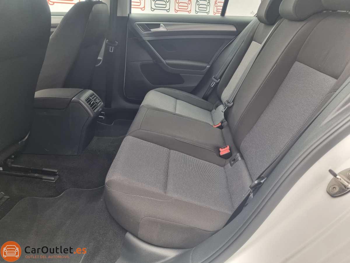 12 - Volkswagen Golf 2015