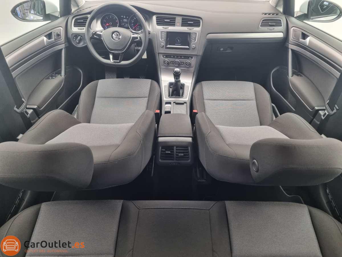 17 - Volkswagen Golf 2015