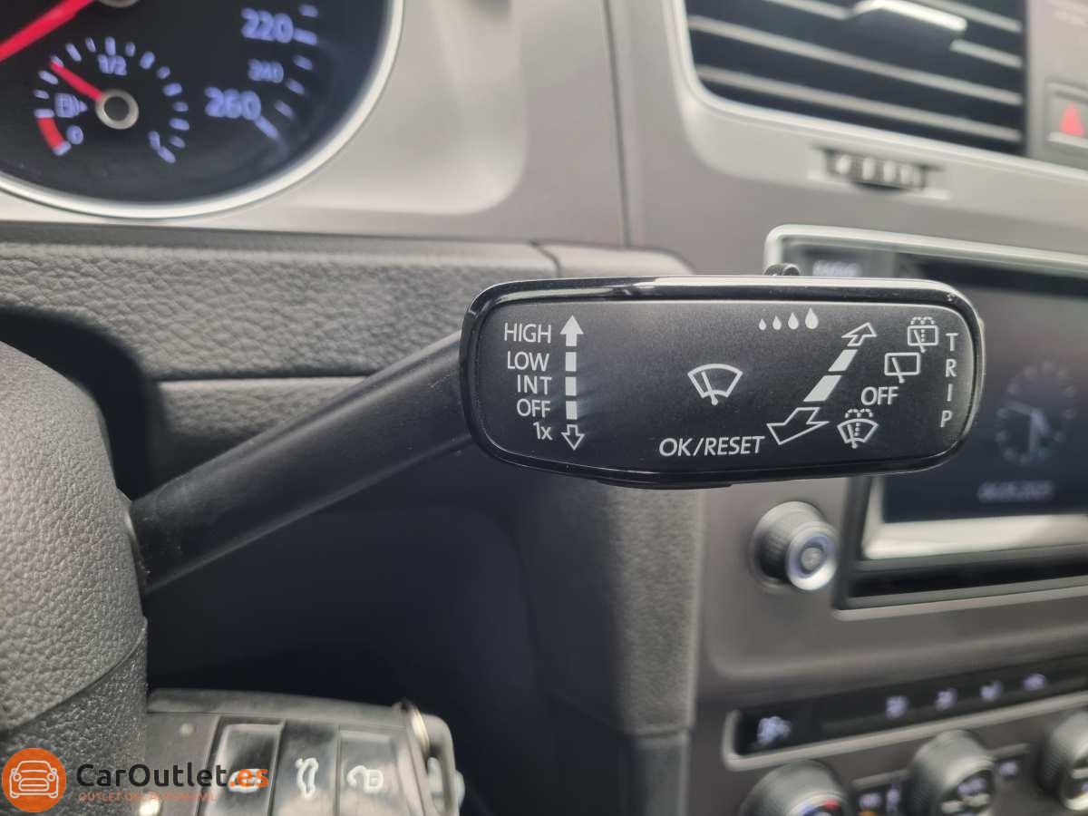 22 - Volkswagen Golf 2015