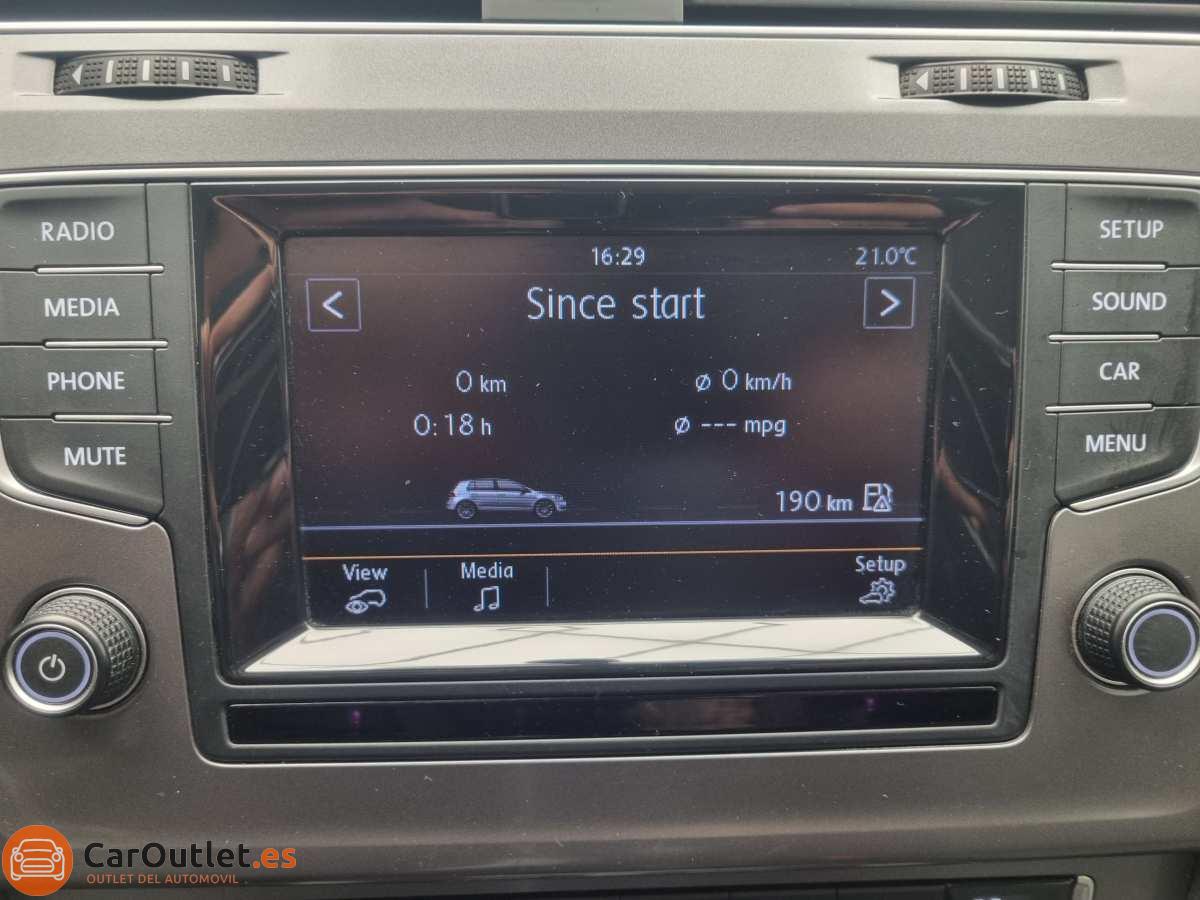 26 - Volkswagen Golf 2015