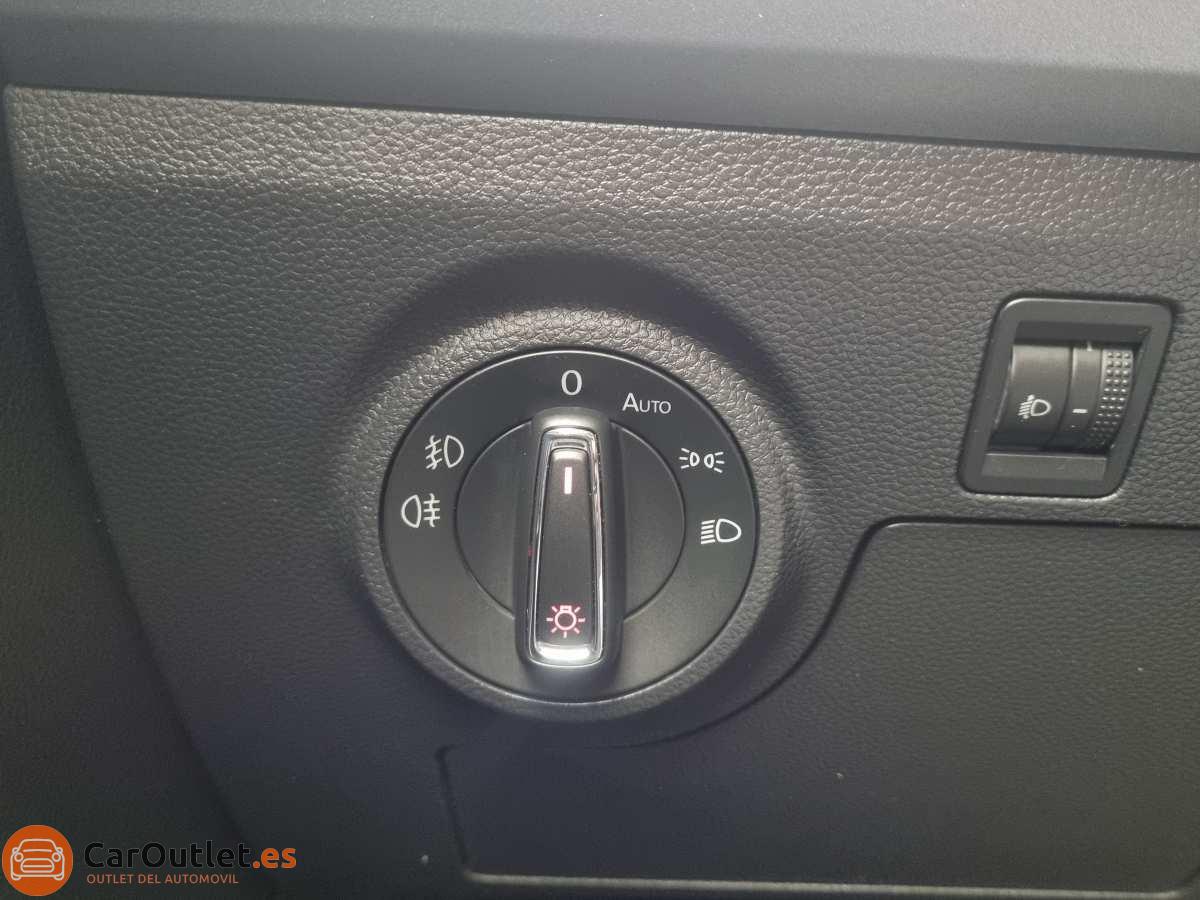 27 - Seat Arona 2019