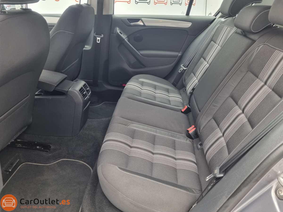 11 - Volkswagen Golf 2012 - AUTO