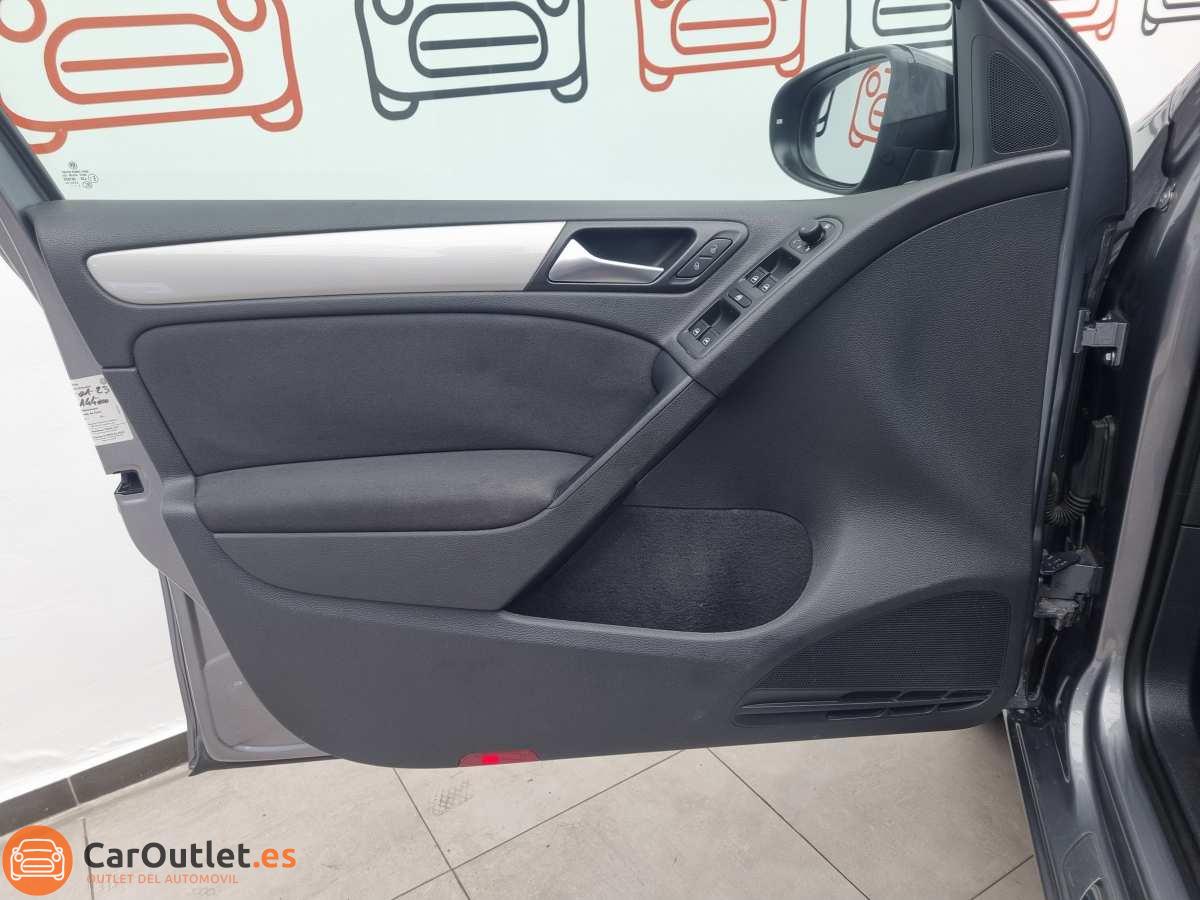 12 - Volkswagen Golf 2012 - AUTO
