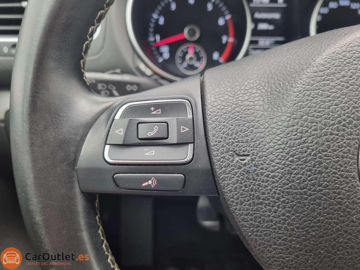 21 - Volkswagen Golf 2012 - AUTO