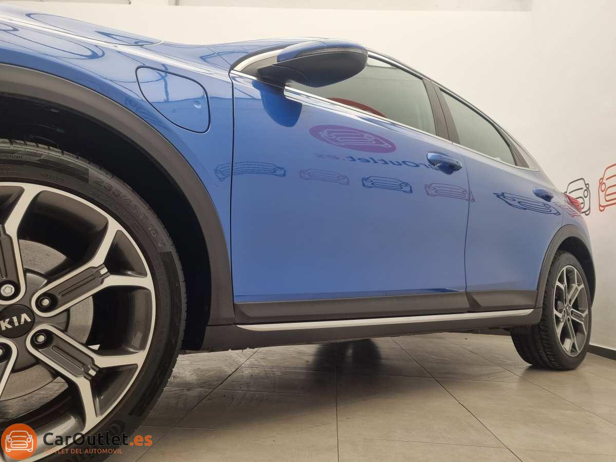 4 - Kia XCeed 2022 - AUTO
