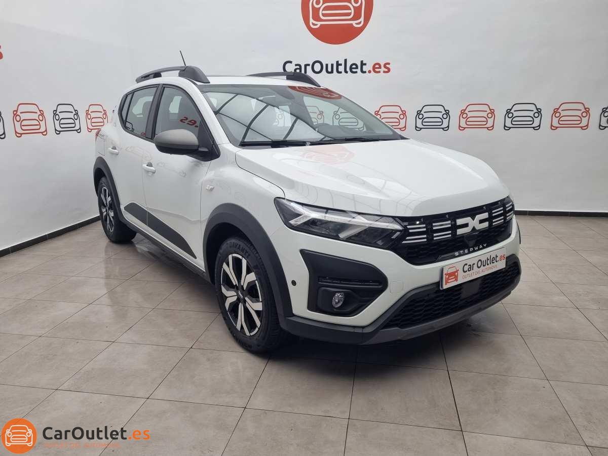 2 - Dacia Sandero Stepway 2023 - AUTO