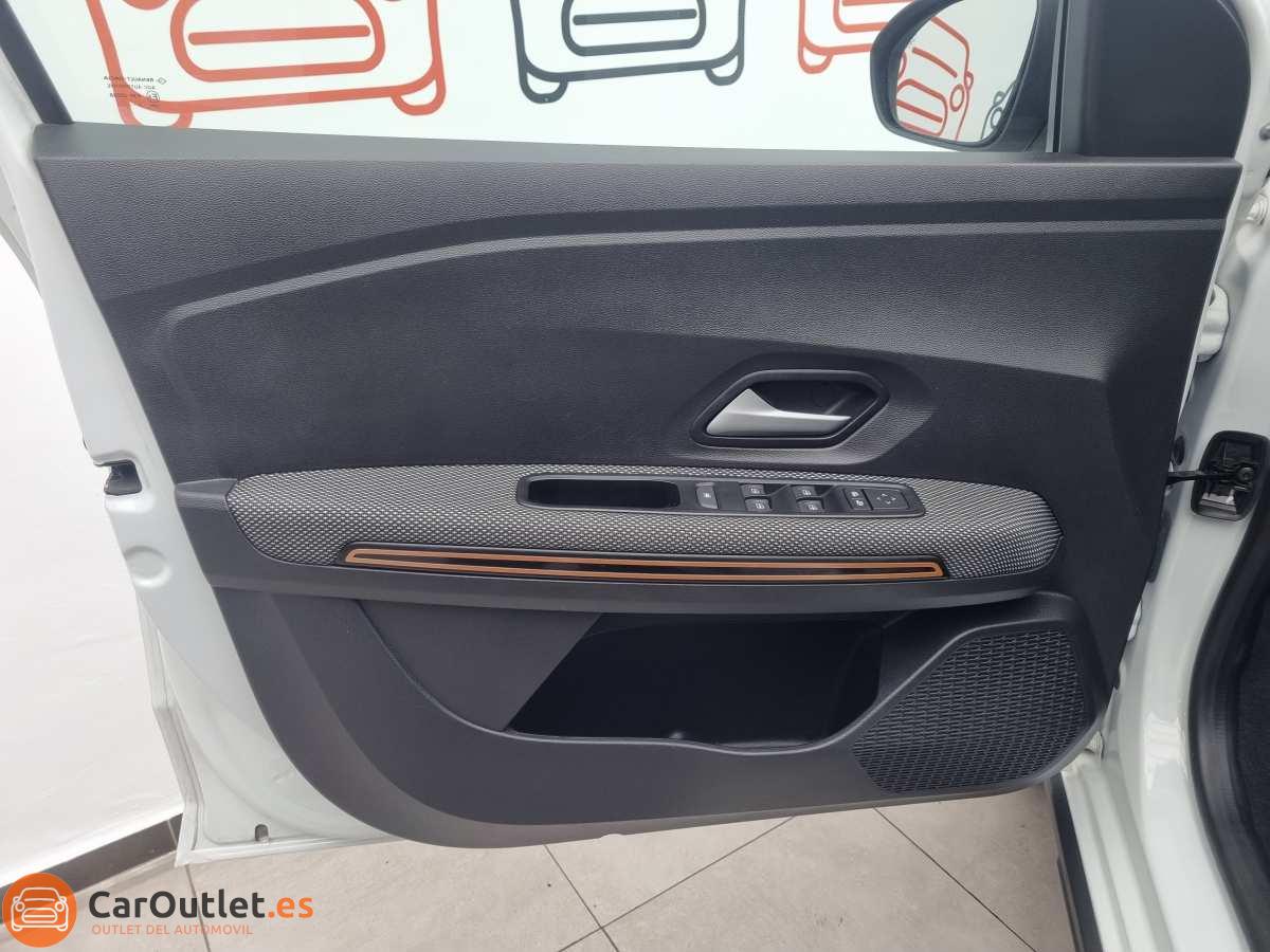 14 - Dacia Sandero Stepway 2023 - AUTO