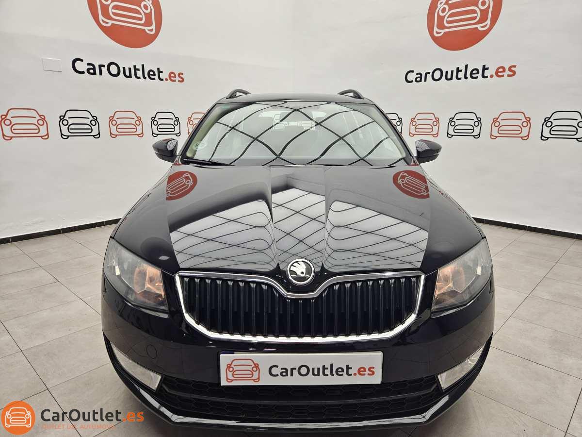 1 - Skoda Octavia 2015 - AUTO