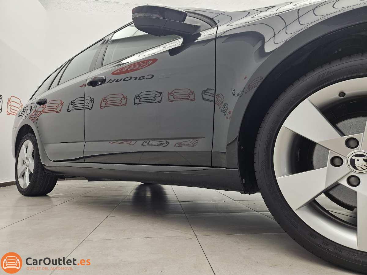 3 - Skoda Octavia 2015 - AUTO