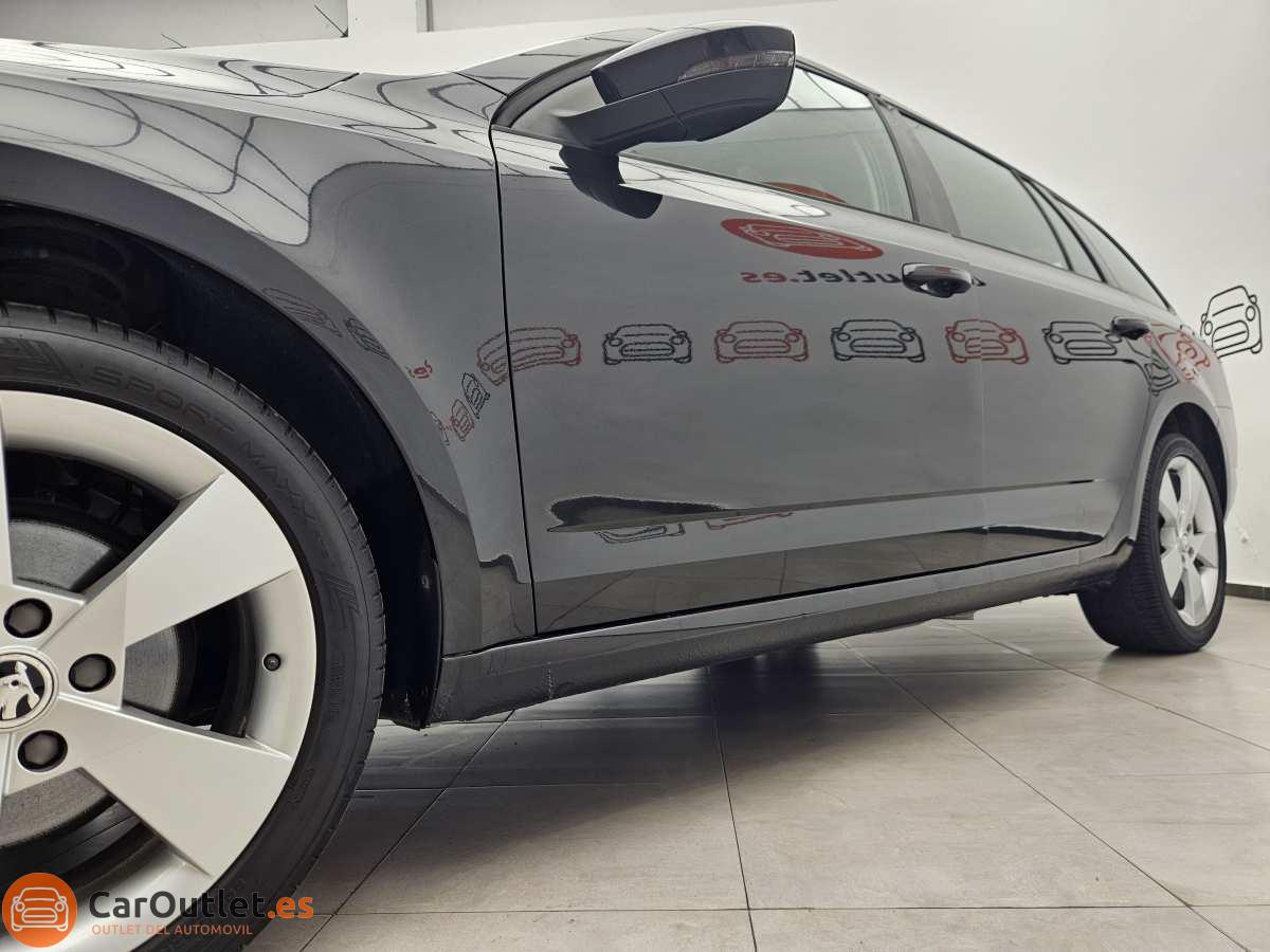 4 - Skoda Octavia 2015 - AUTO