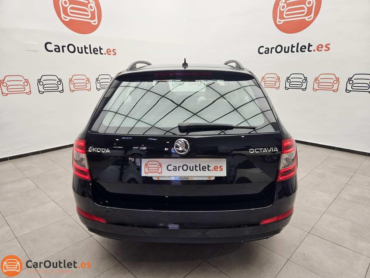 8 - Skoda Octavia 2015 - AUTO
