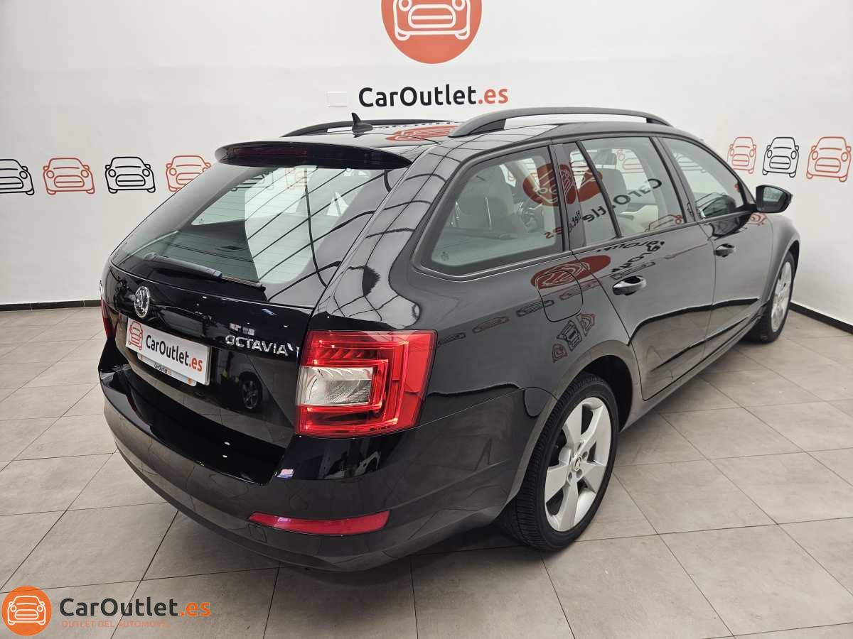 9 - Skoda Octavia 2015 - AUTO