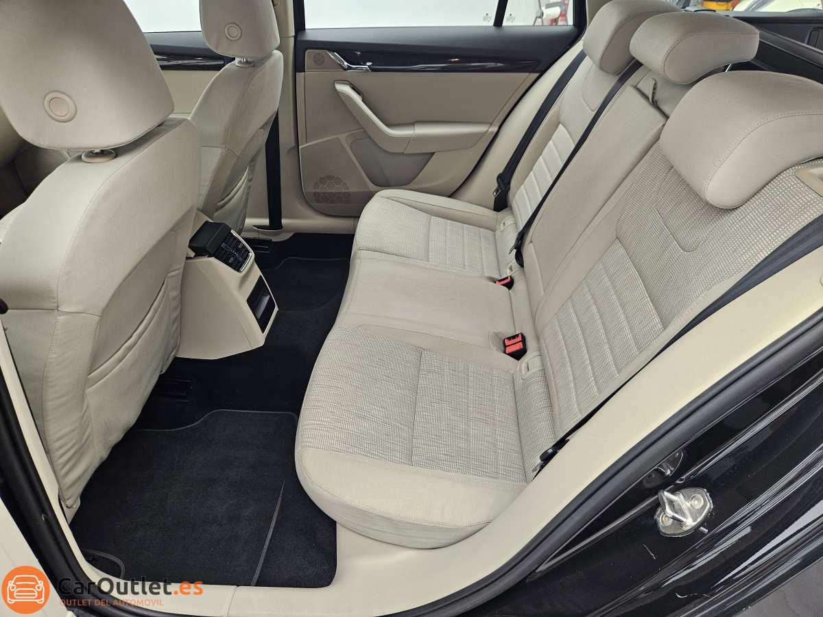 13 - Skoda Octavia 2015 - AUTO