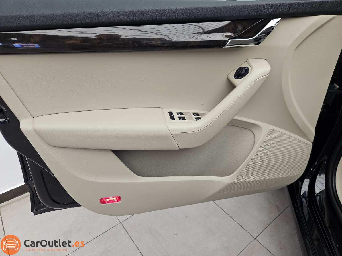 14 - Skoda Octavia 2015 - AUTO