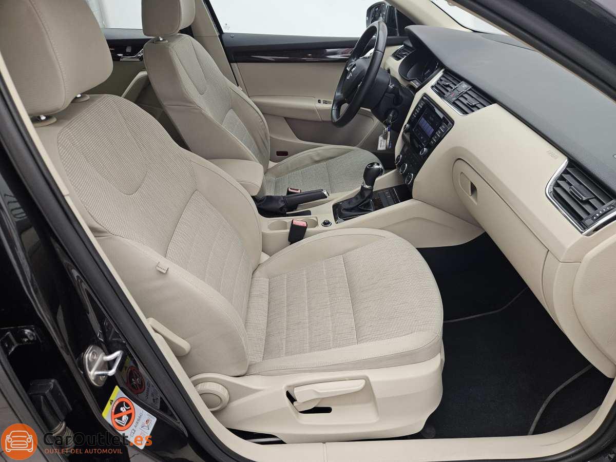 16 - Skoda Octavia 2015 - AUTO