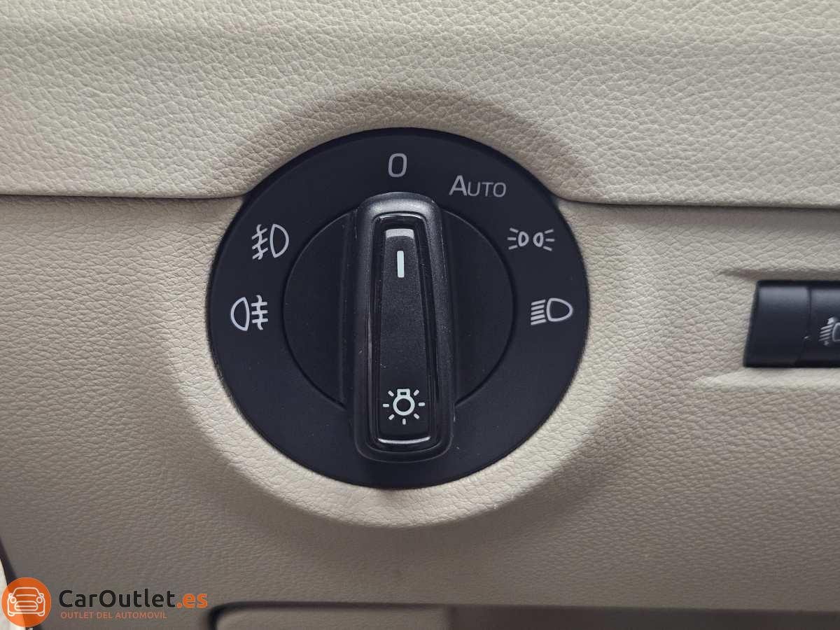 24 - Skoda Octavia 2015 - AUTO