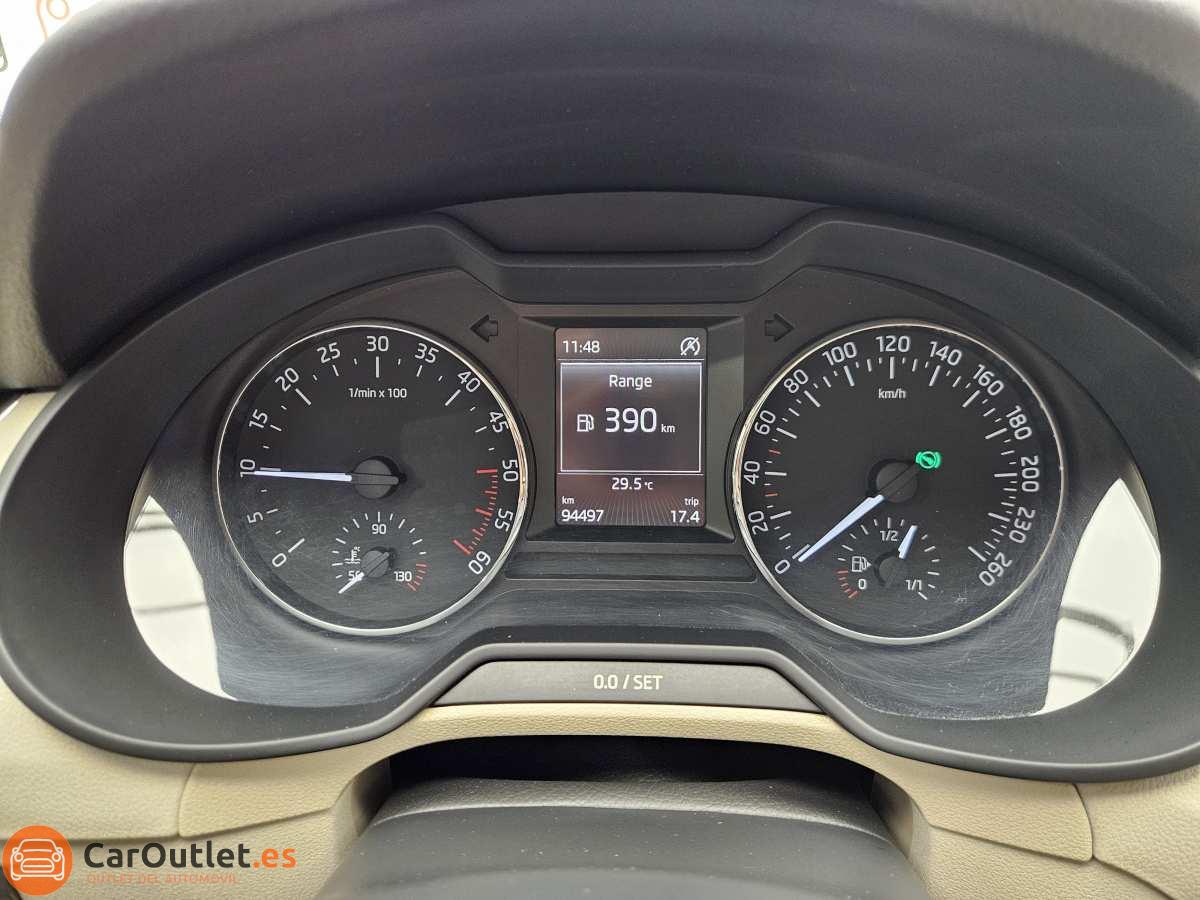 25 - Skoda Octavia 2015 - AUTO
